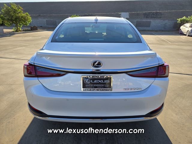 Used 2025 Lexus ES 300h w/ Premium Package image 5