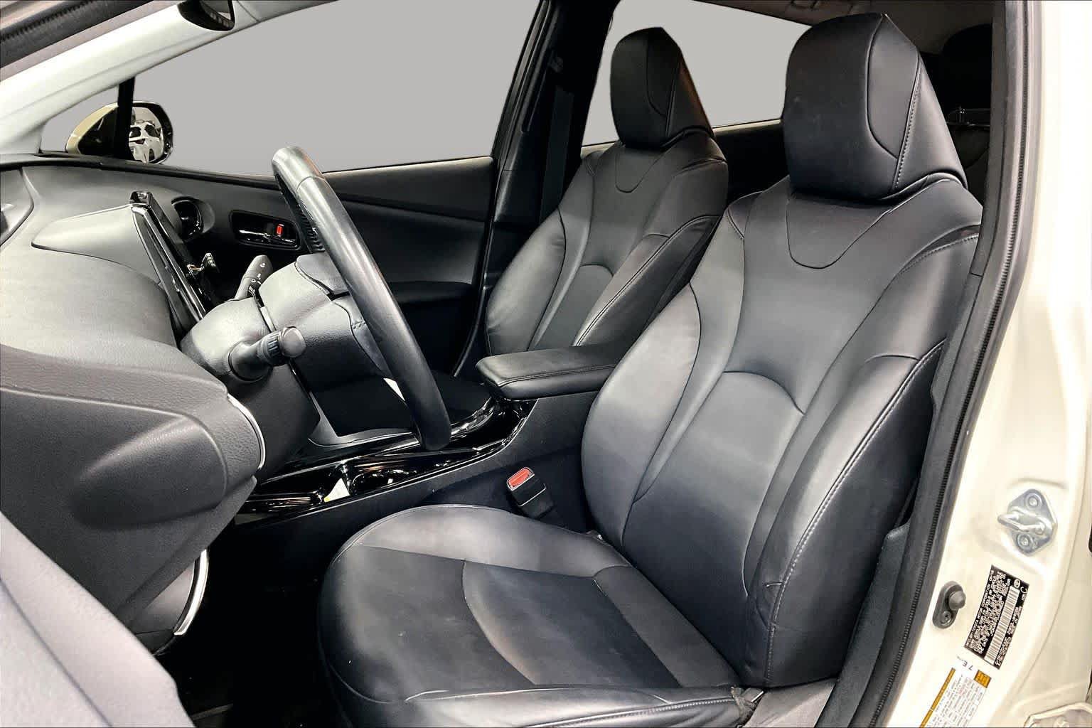 Used 2018 Toyota Prius Prime Advanced FWD image 7