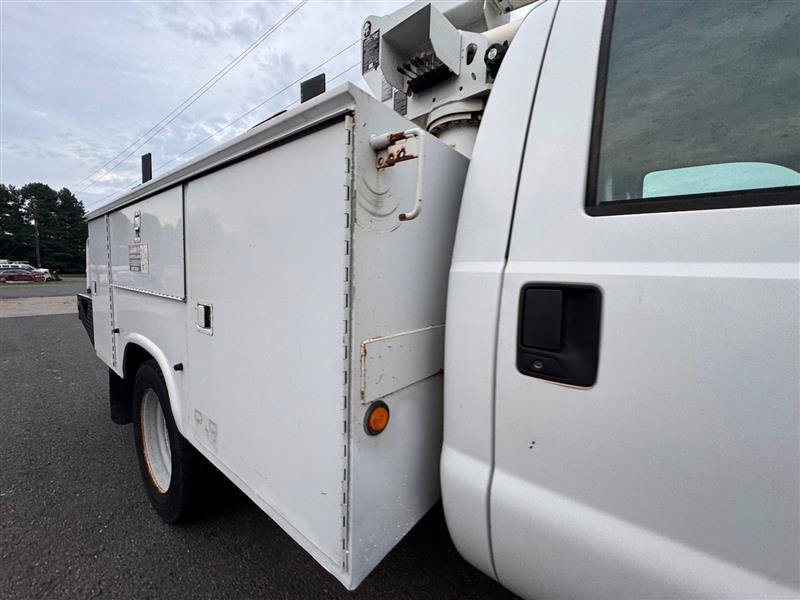 Used 2004 Ford F550 4x4 Regular Cab Super Duty image 24