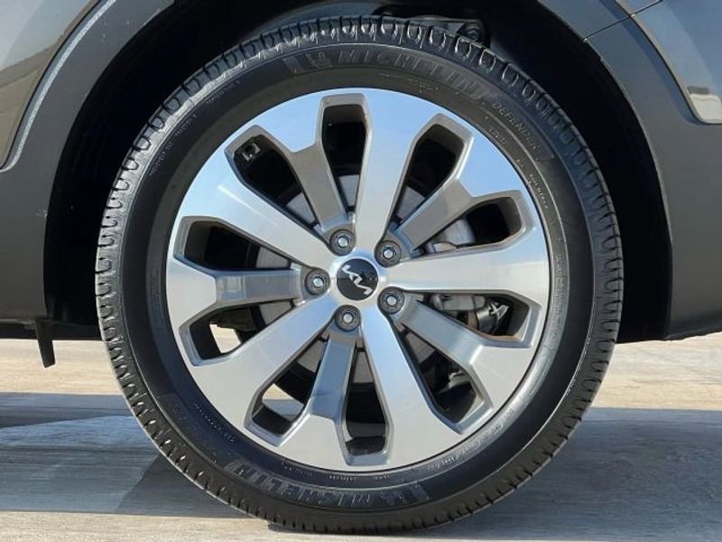 Used 2022 Kia Telluride S image 64