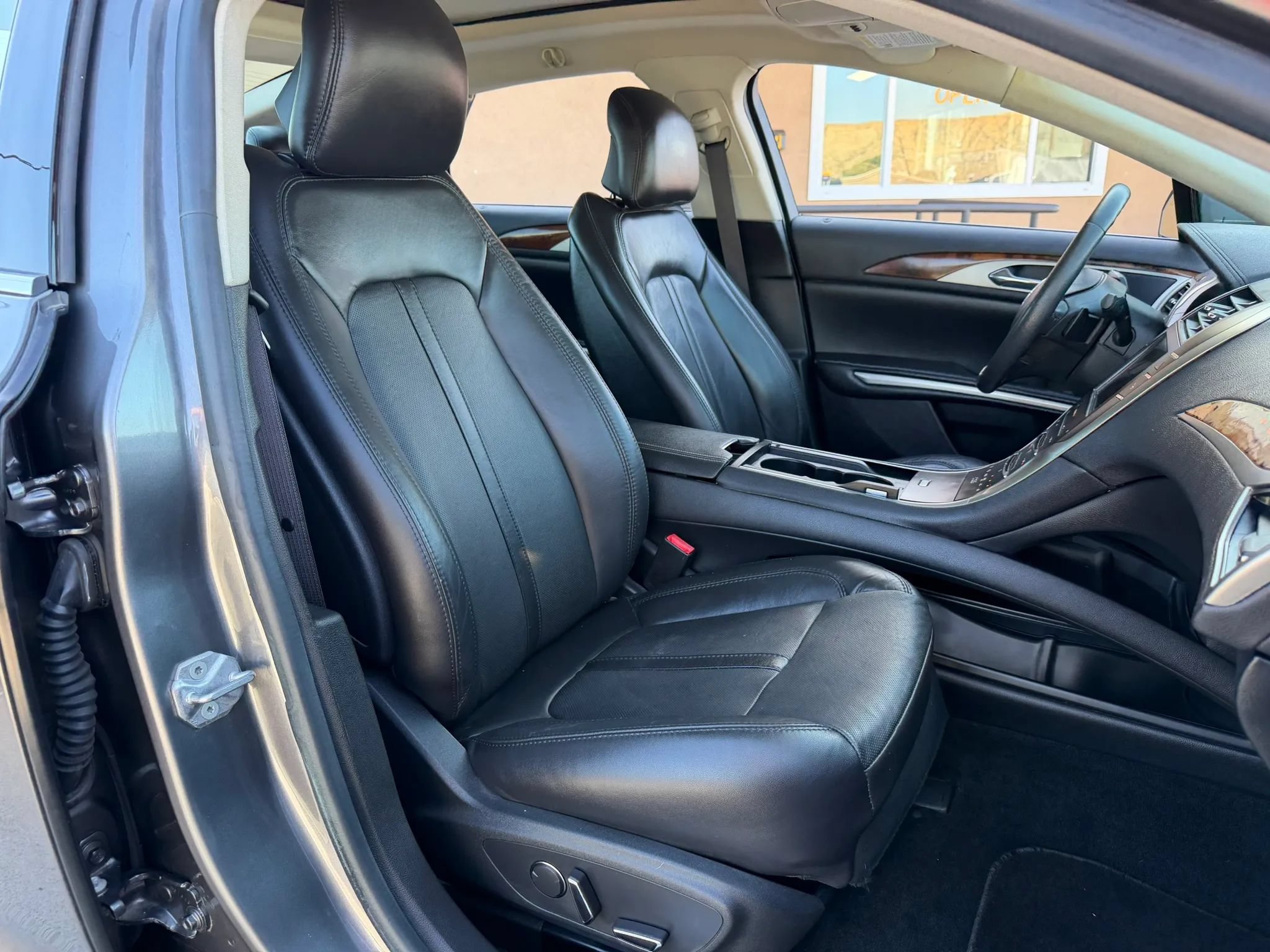 Used 2014 Lincoln MKZ FWD image 22