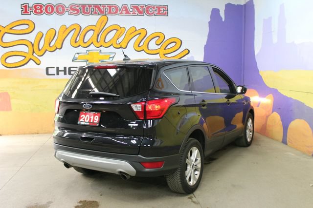 Used 2019 Ford Escape SE w/ Ford Safe & Smart Package FWD image 4