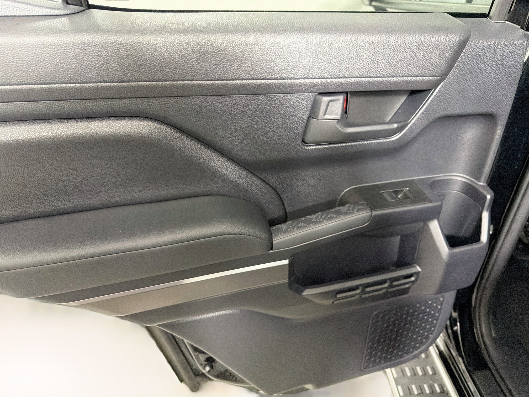 Used 2025 Toyota 4Runner SR5 AWD/4WD image 24