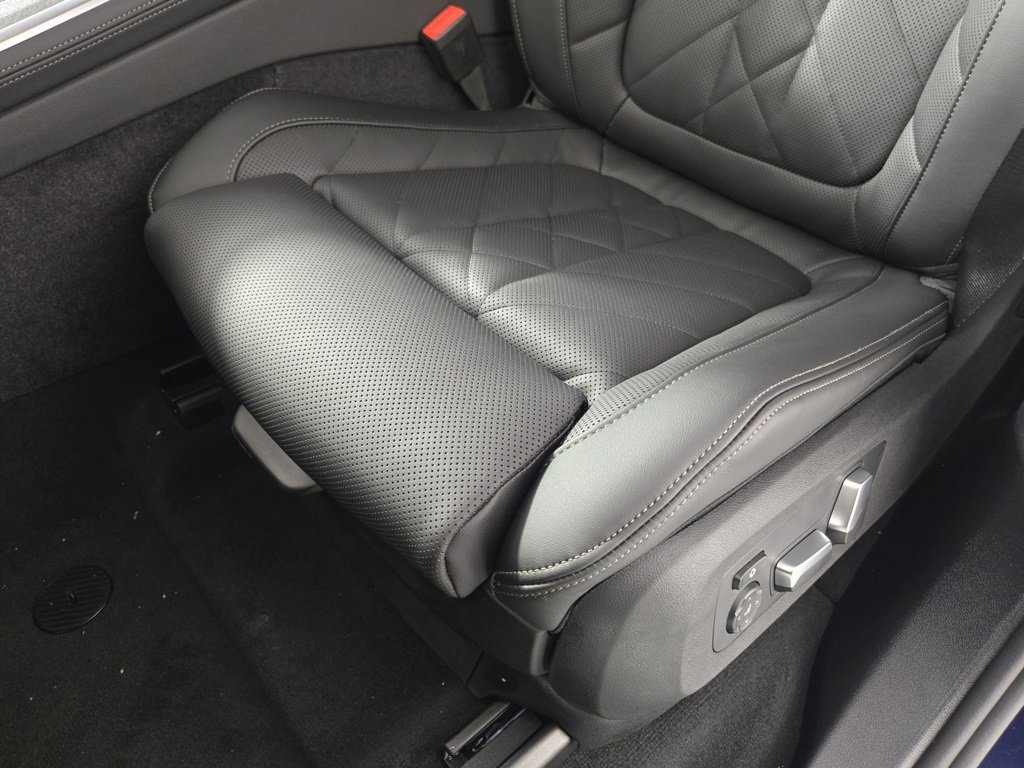 New 2026 BMW X5 xDrive40i w/ M Sport Package image 12