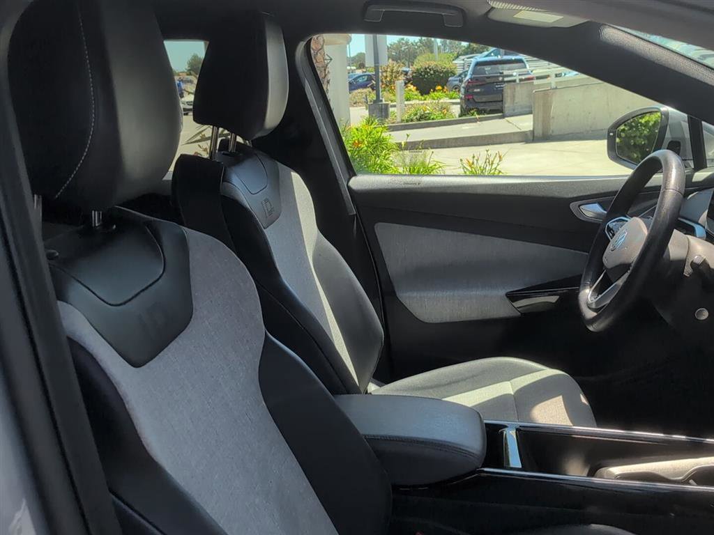 Used 2023 Volkswagen ID.4 Pro AWD/4WD image 14
