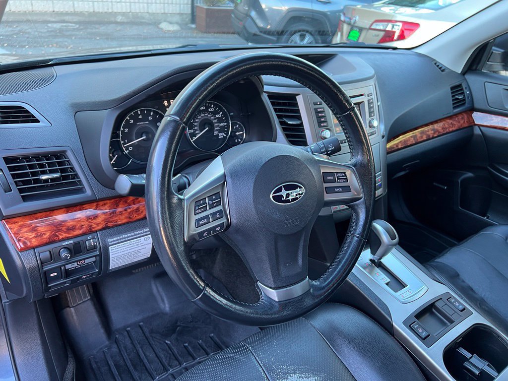 Used 2012 Subaru Outback 3.6R Limited w/ Moonroof Pkg AWD/4WD image 13