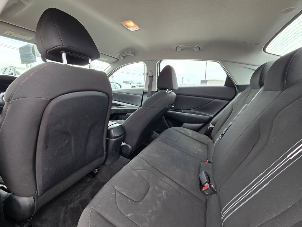 Used 2021 Hyundai Elantra SEL image 26