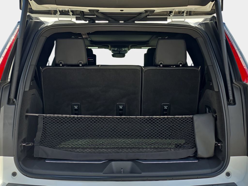 Used 2024 Cadillac Escalade Premium Luxury RWD image 18