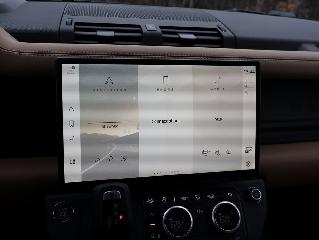 New 2026 Land Rover Defender 110 S AWD/4WD image 22