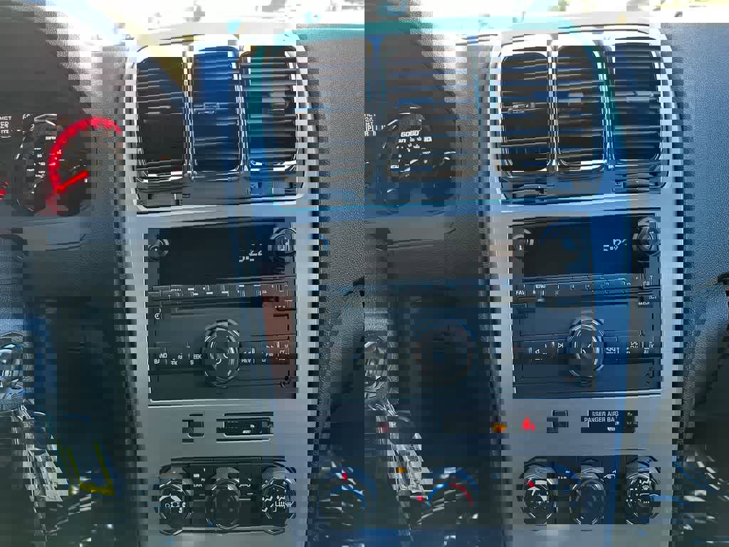 Used 2011 GMC Acadia SLE image 16