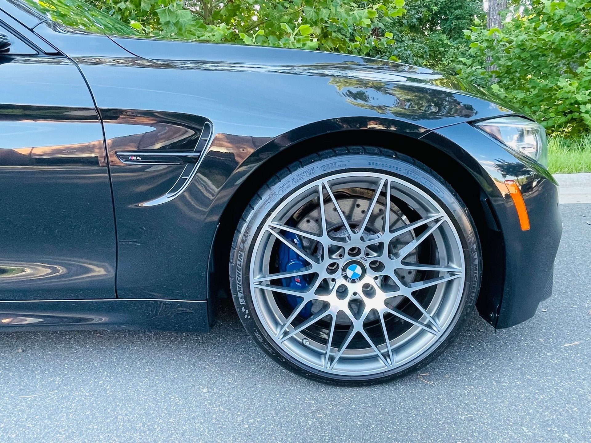 Used 2019 BMW M4 Coupe w/ Competition Package RWD image 7