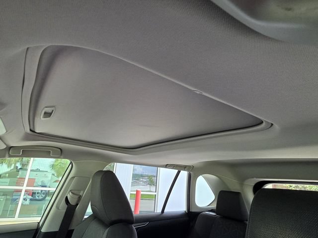 Used 2019 Toyota RAV4 XLE w/ Carpet Mat Package AWD/4WD image 8