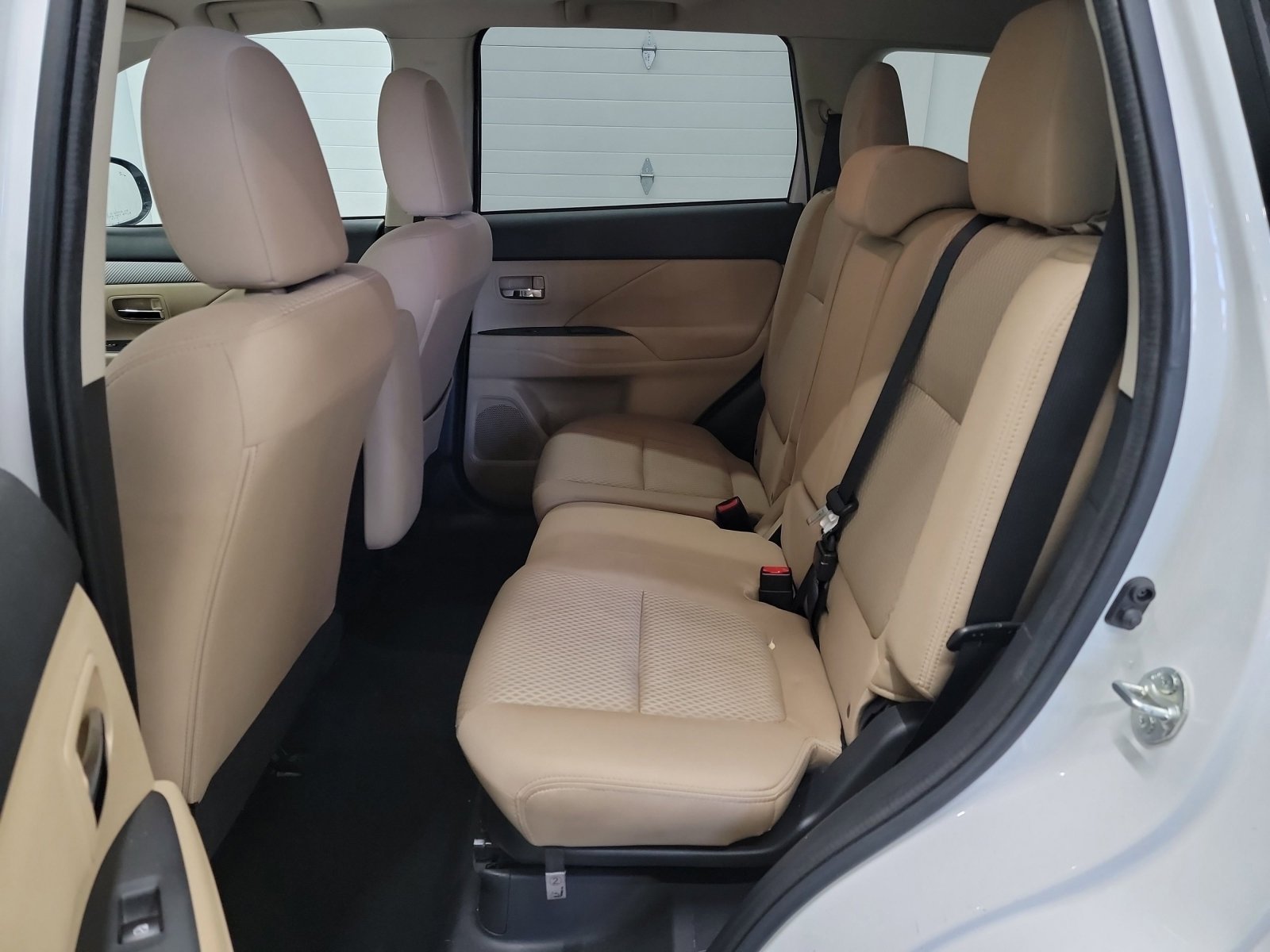 Used 2018 Mitsubishi Outlander ES AWD/4WD image 28