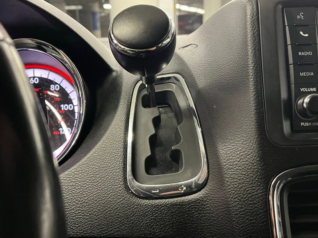 Used 2020 Dodge Grand Caravan SE w/ Rear Park Assist Package image 10