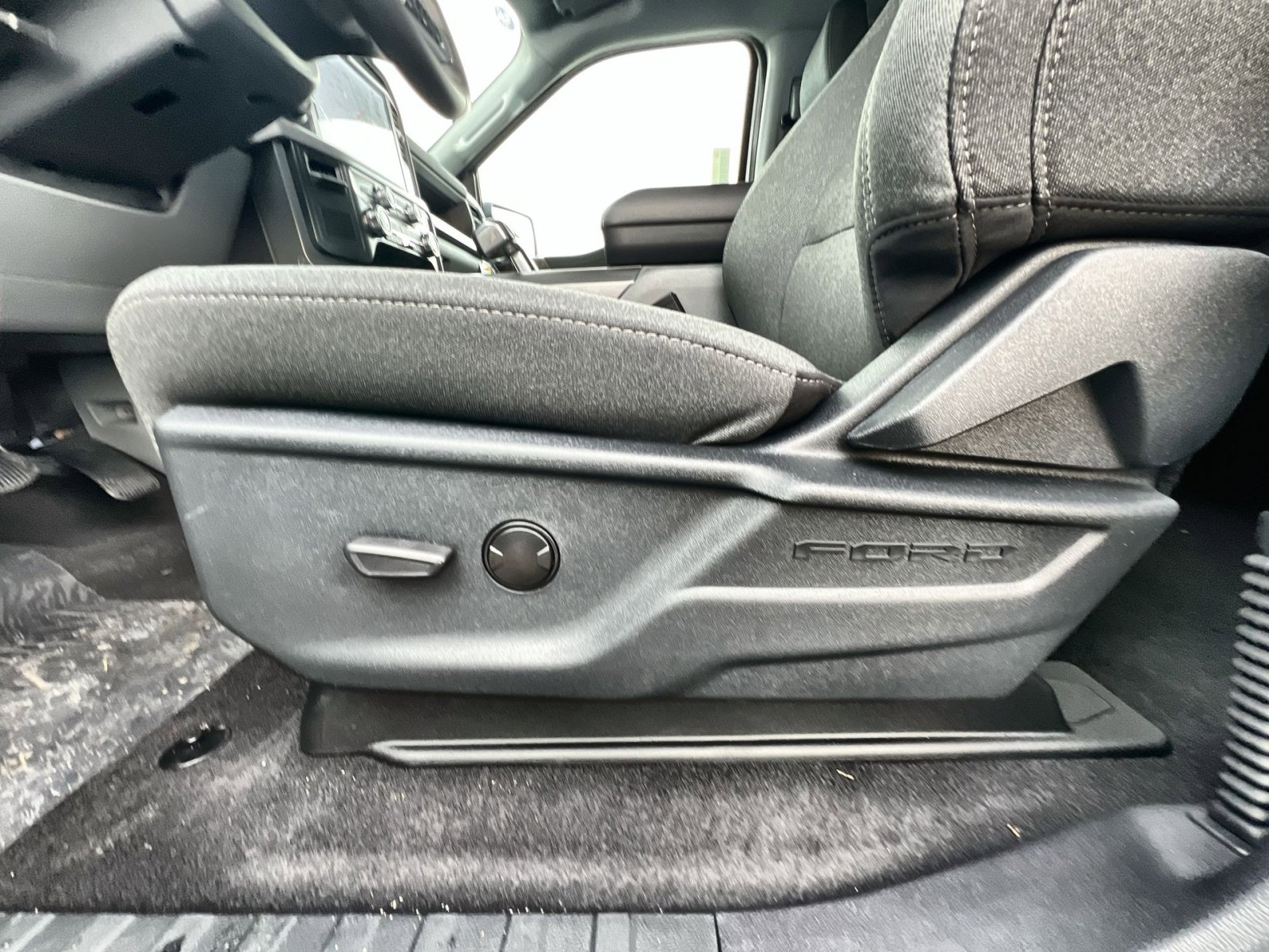 New 2025 Ford F150 Lightning XLT image 14