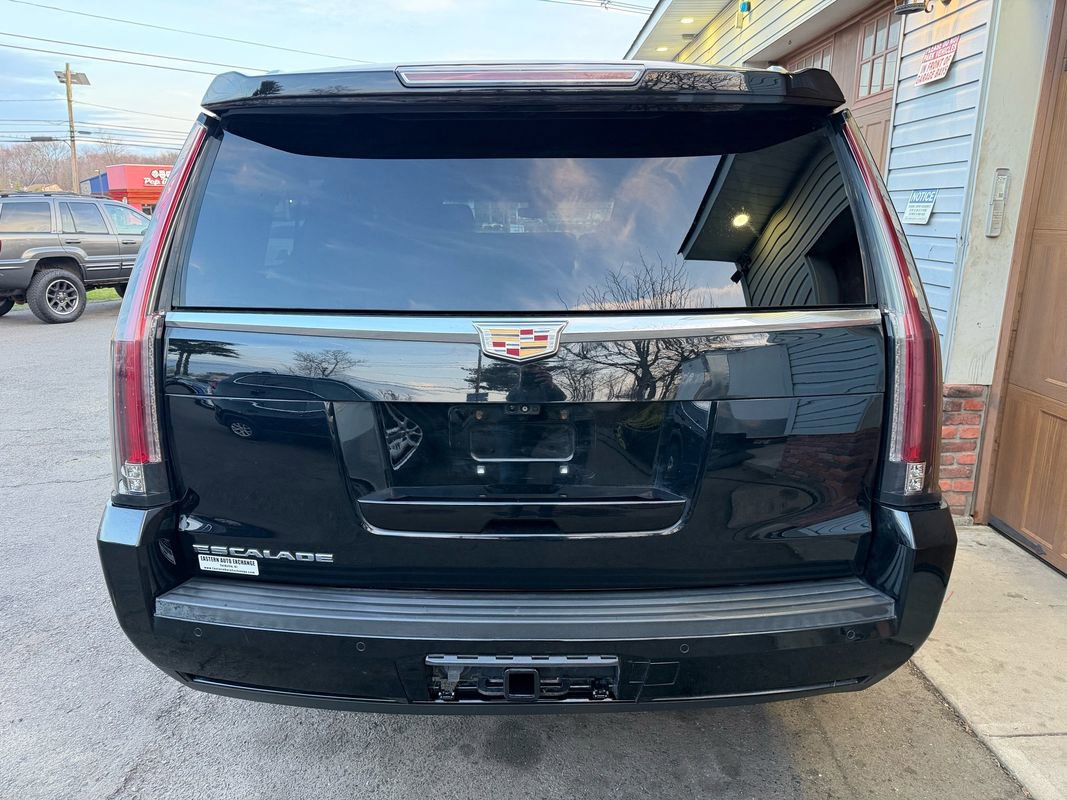 Used 2019 Cadillac Escalade ESV Luxury image 4