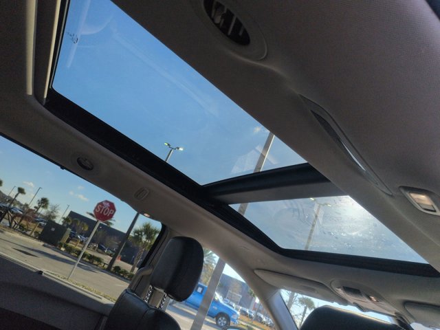 Used 2024 Chrysler Pacifica Limited image 19