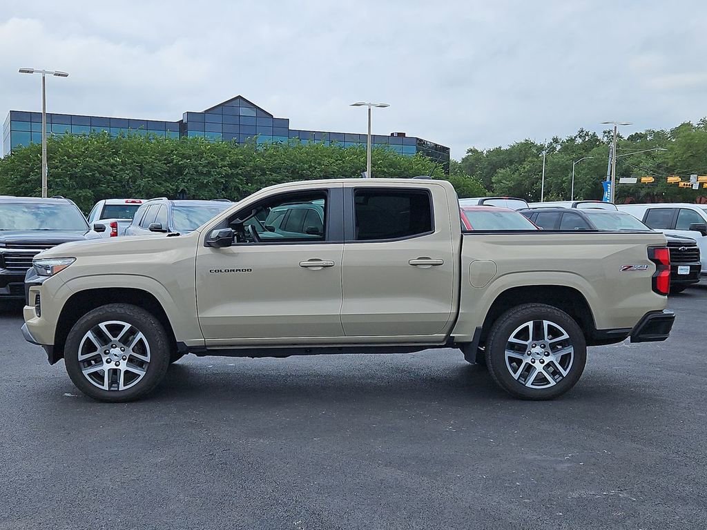 Used 2023 Chevrolet Colorado Z71 w/ Z71 Convenience Package 2 AWD/4WD image 11