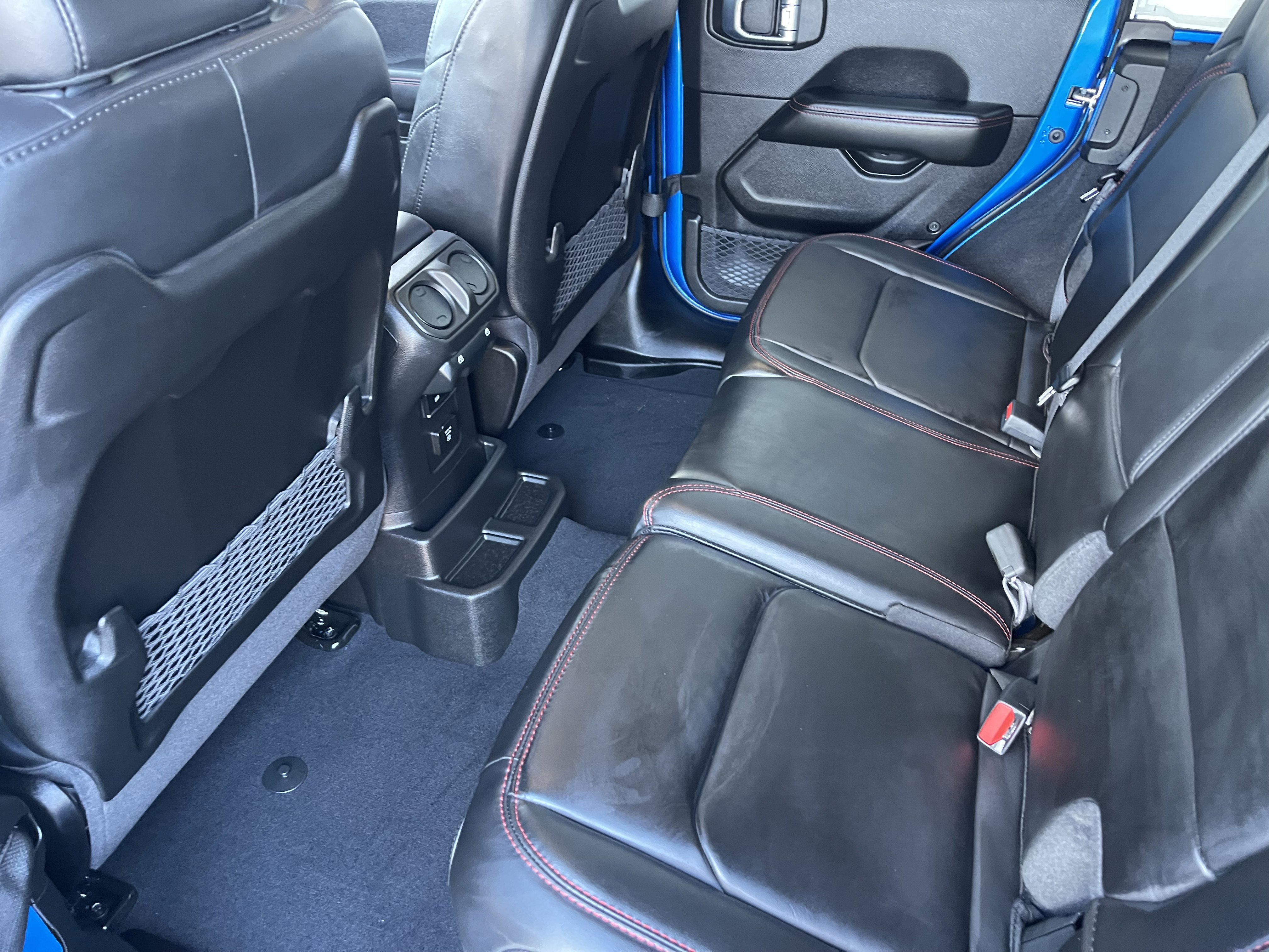 New 2026 Jeep Wrangler Unlimited Rubicon w/ Technology Group image 17