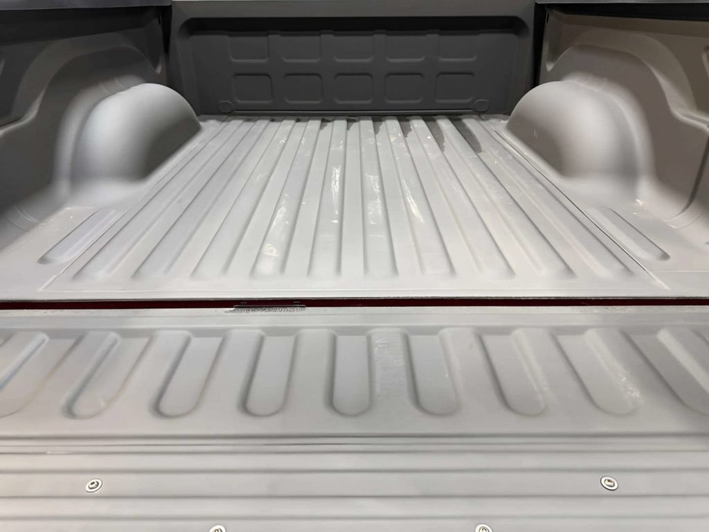 Used 2017 RAM 1500 Laramie AWD/4WD image 9