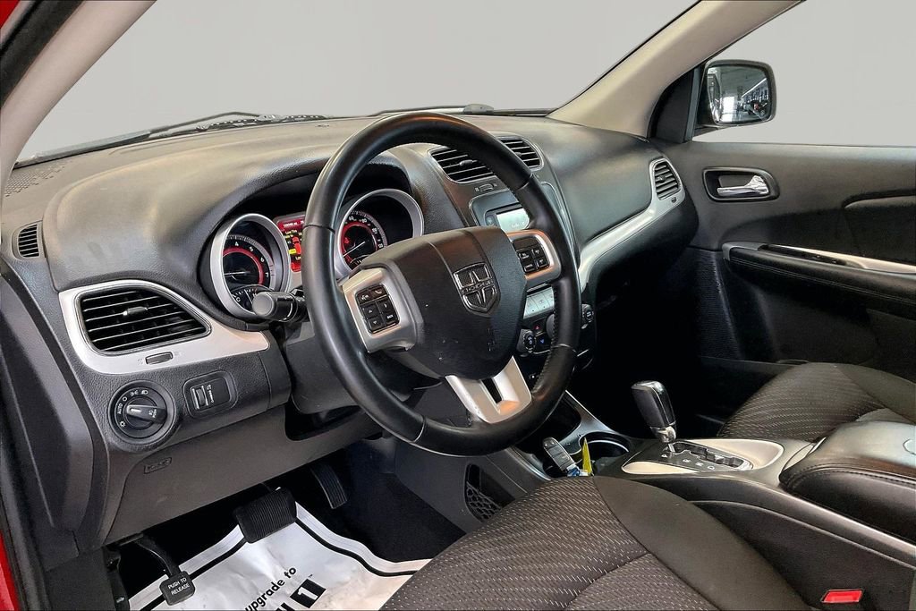 Used 2019 Dodge Journey SE w/ Connectivity Group FWD image 18