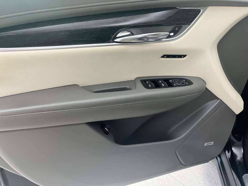Used 2020 Cadillac XT6 Premium Luxury FWD image 13