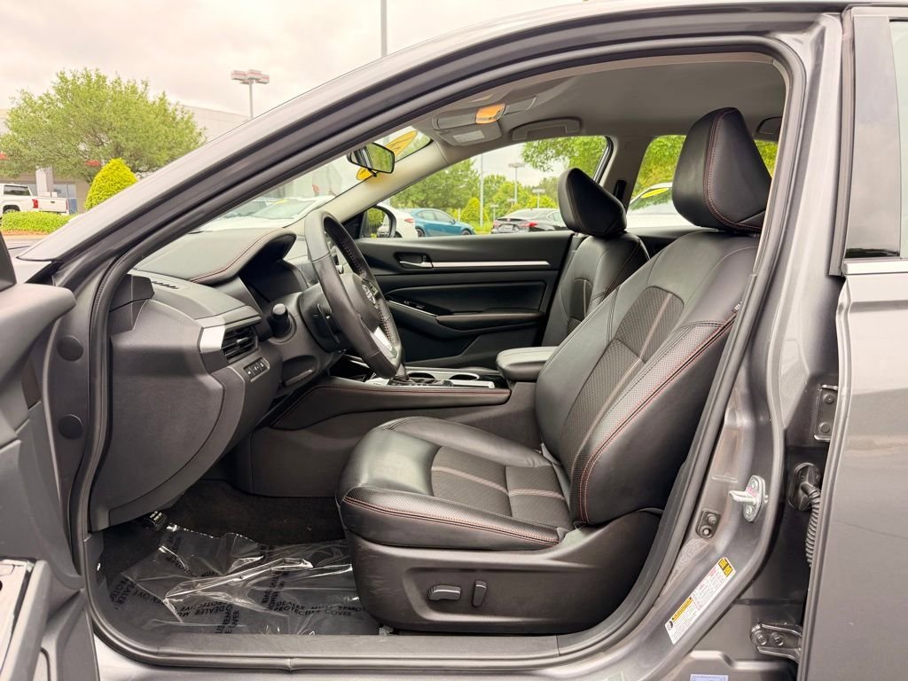Used 2024 Nissan Altima 2.5 SR FWD image 25