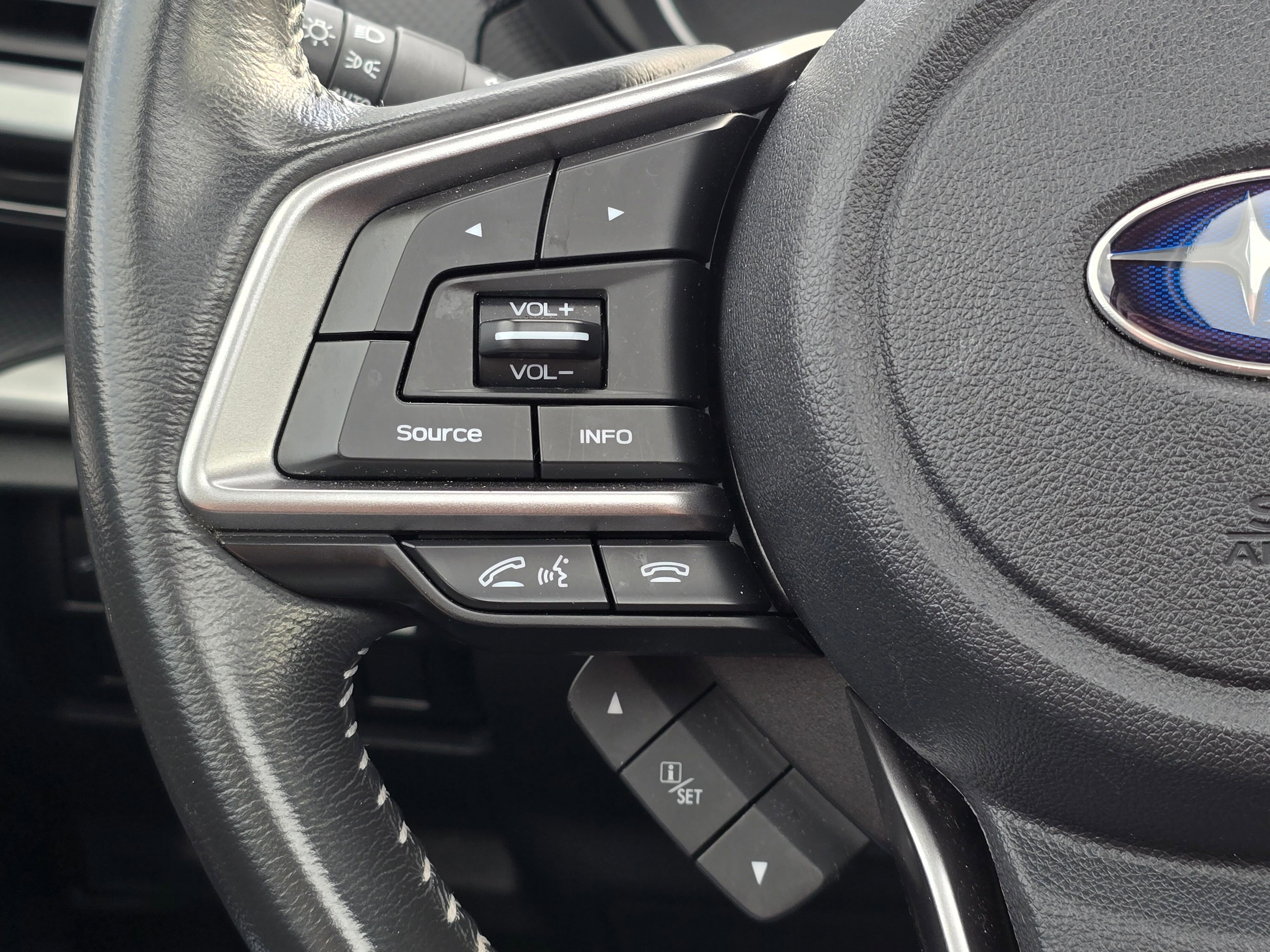 Used 2022 Subaru Forester Premium AWD/4WD image 32
