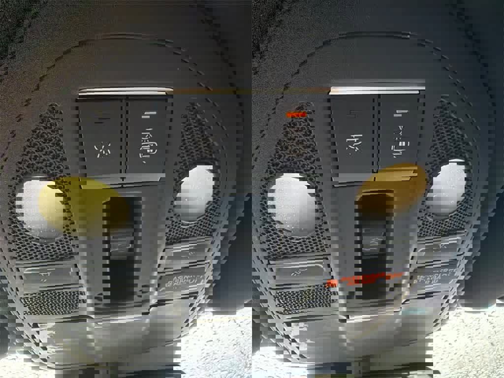 Used 2023 Genesis G70 3.3T w/ Sport Prestige Package image 31