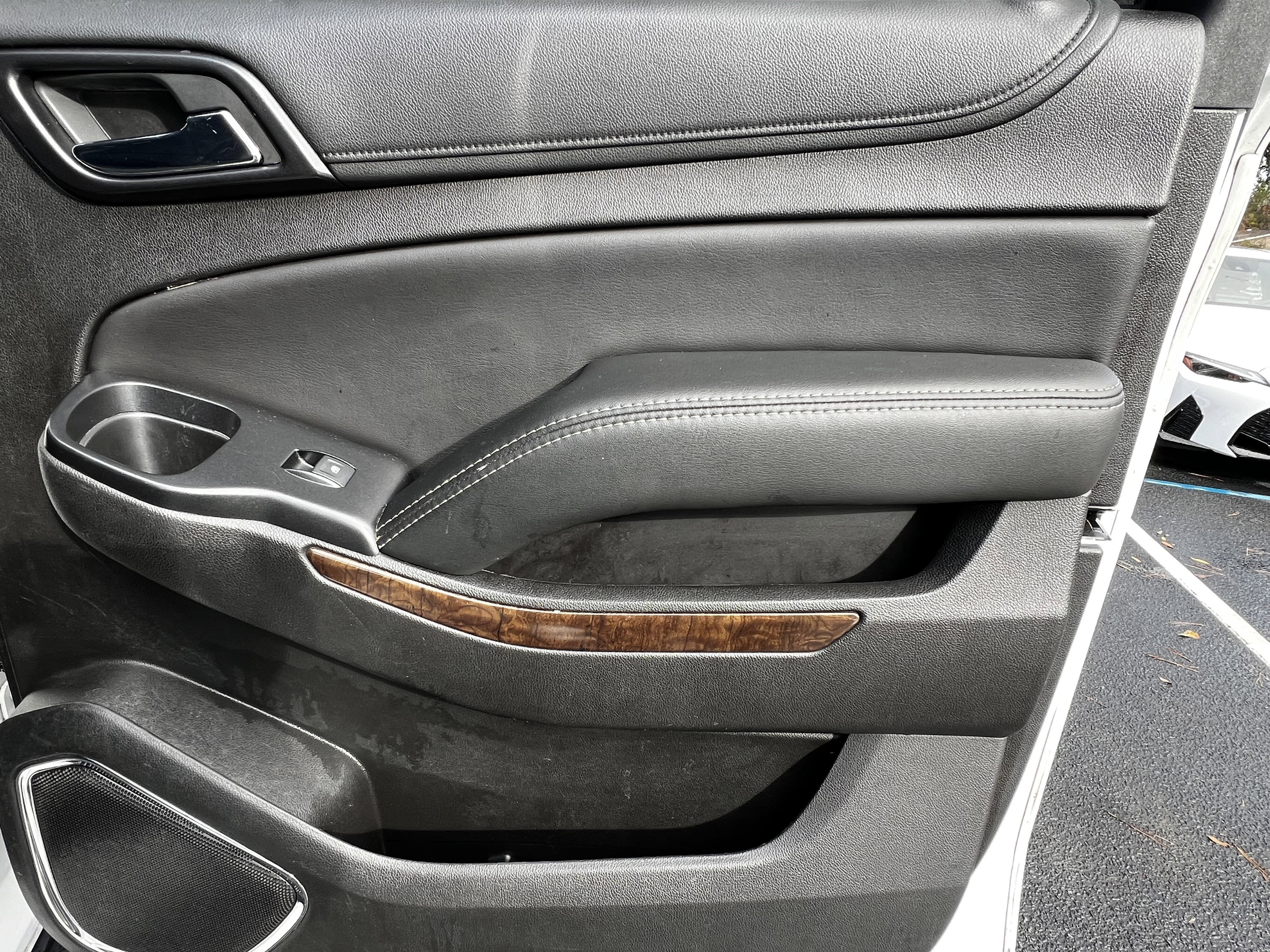 Used 2018 Chevrolet Suburban LT image 42