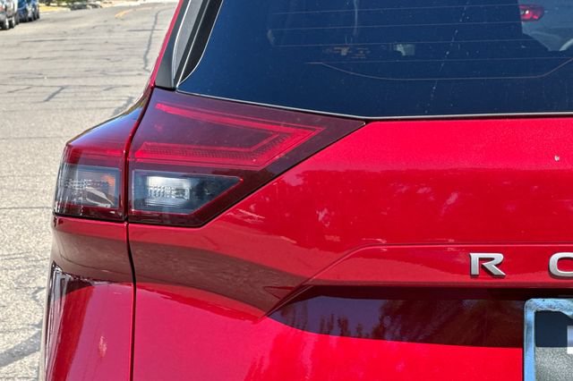 Used 2024 Nissan Rogue SV AWD/4WD image 48