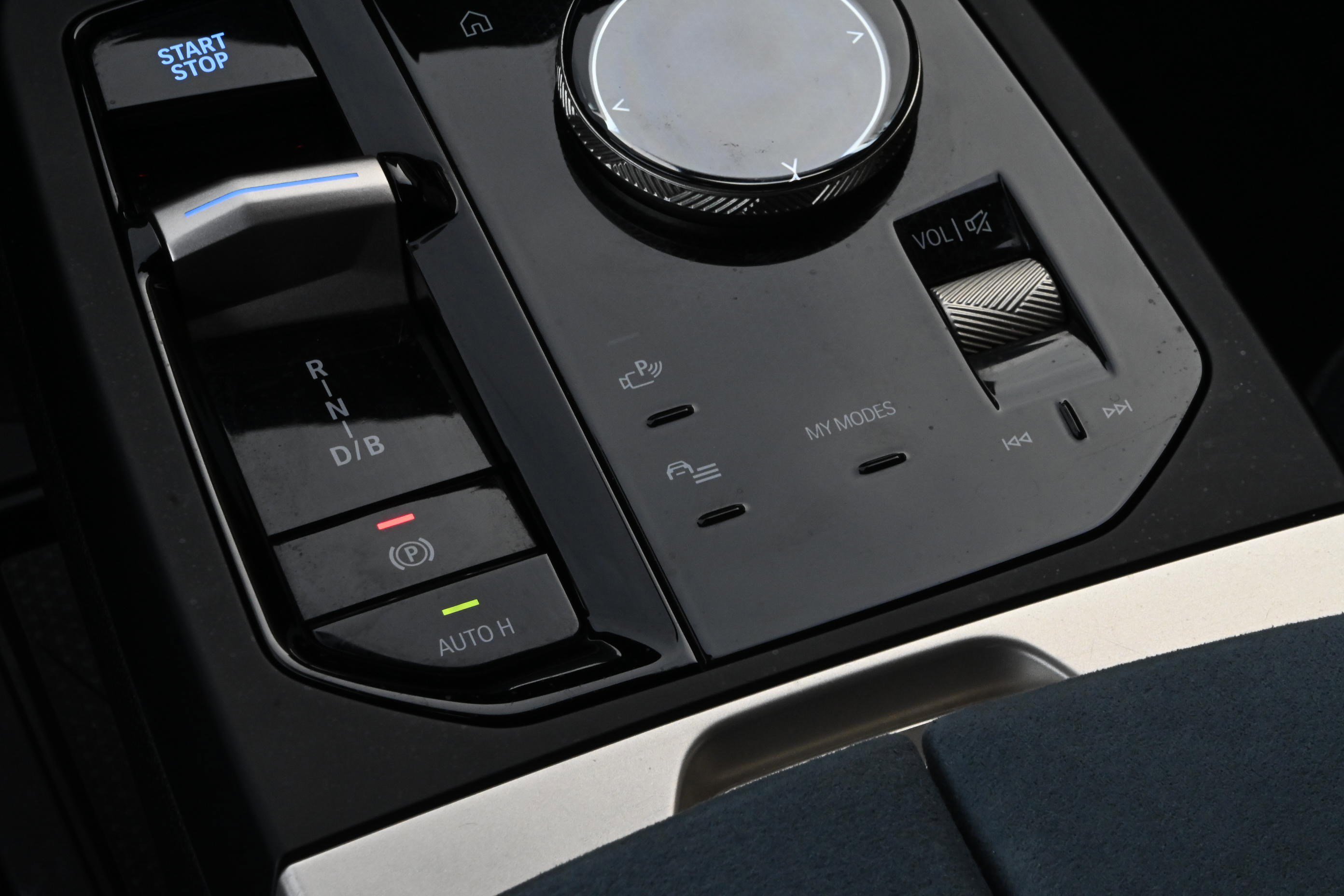 Certified 2024 BMW iX xDrive50 w/ Premium Package image 19