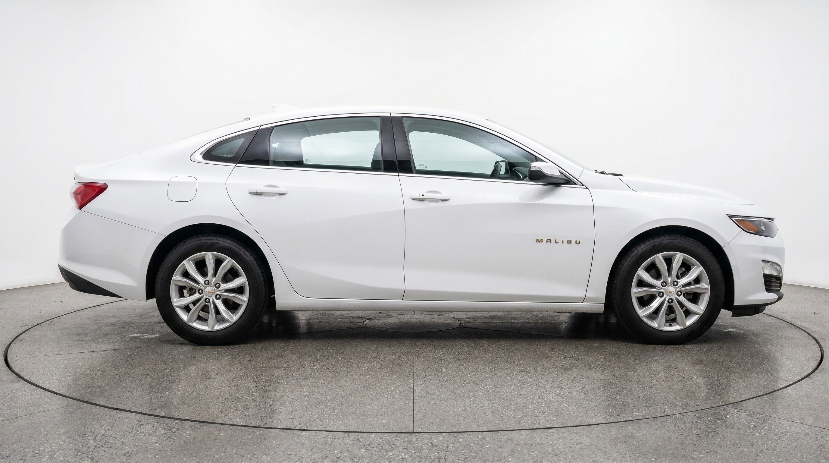 Used 2024 Chevrolet Malibu LT FWD image 11