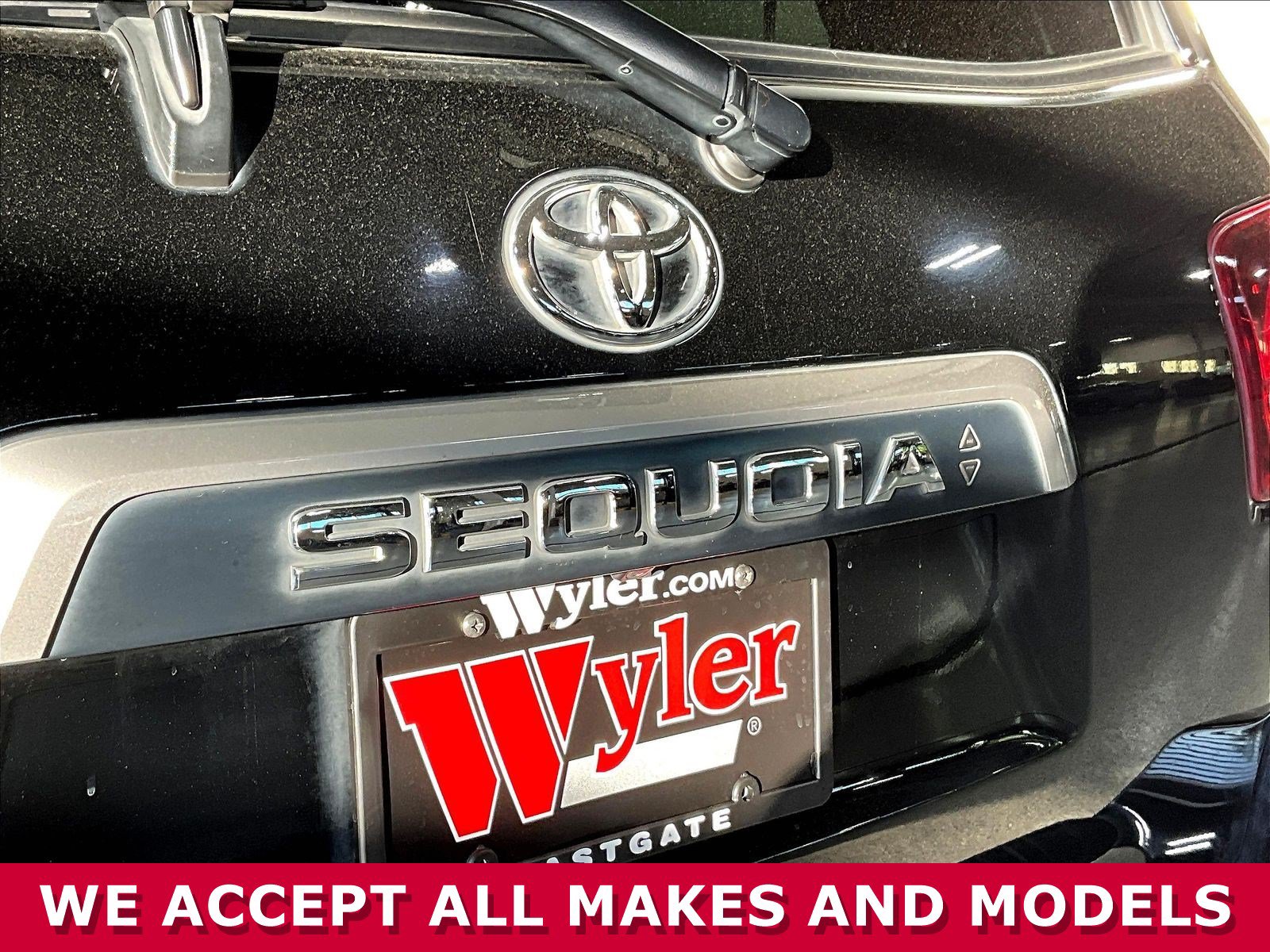 Used 2020 Toyota Sequoia Platinum w/ Preferred Accessory Package AWD/4WD image 22