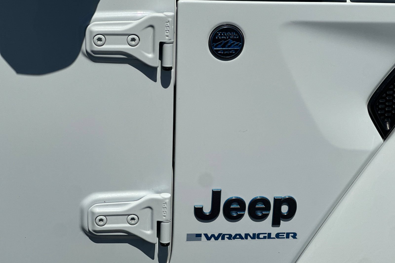 Used 2024 Jeep Wrangler Unlimited AWD/4WD image 8