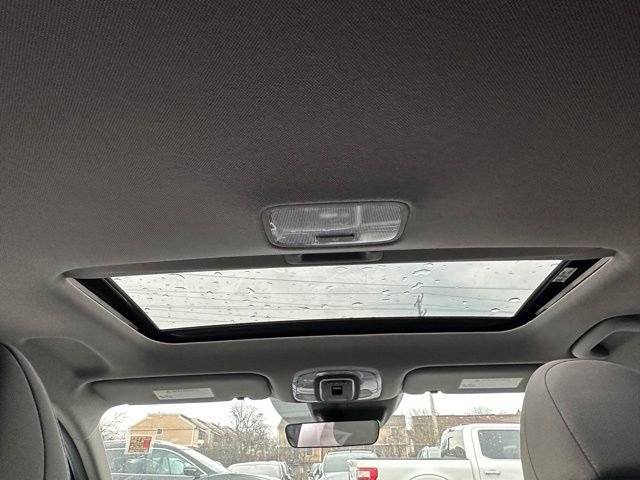 Used 2025 Hyundai Elantra SEL image 11