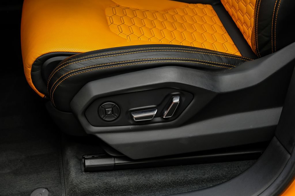 Used 2022 Lamborghini Urus AWD/4WD image 41