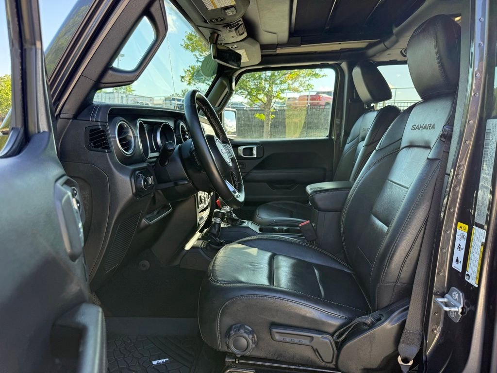 Used 2019 Jeep Wrangler Unlimited Sahara AWD/4WD image 23