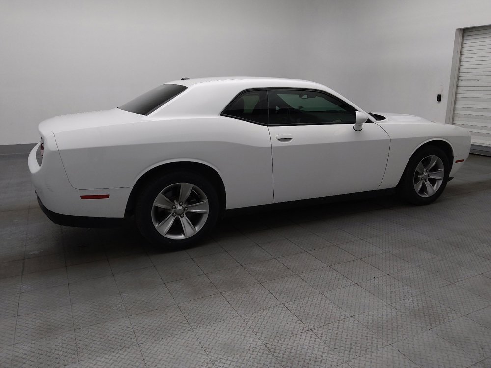Used 2017 Dodge Challenger SXT image 10