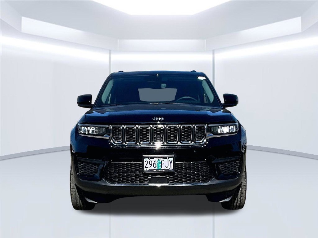 Used 2023 Jeep Grand Cherokee Laredo w/ Luxury Tech Group I AWD/4WD image 5