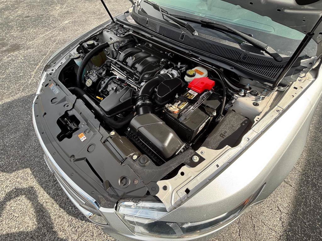 Used 2018 Ford Taurus SE FWD image 35