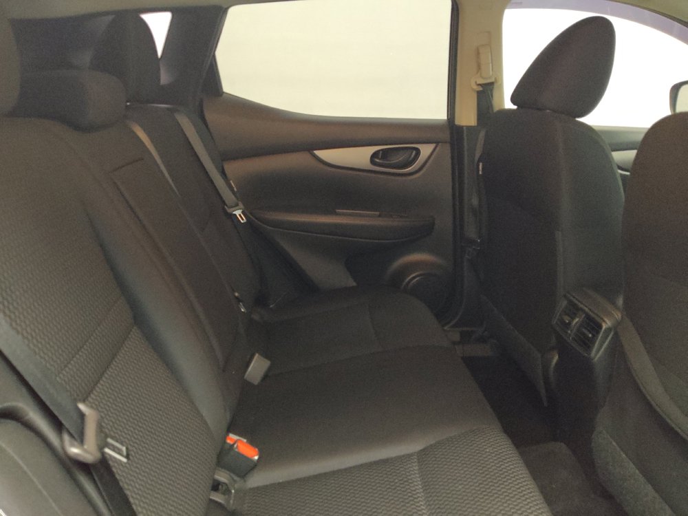 Used 2020 Nissan Rogue Sport S w/ Appearance Package FWD image 19