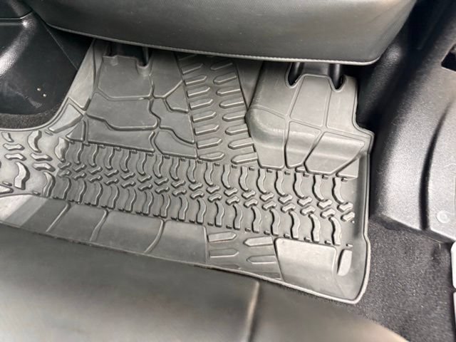 Used 2012 Jeep Wrangler Unlimited Sahara AWD/4WD image 85