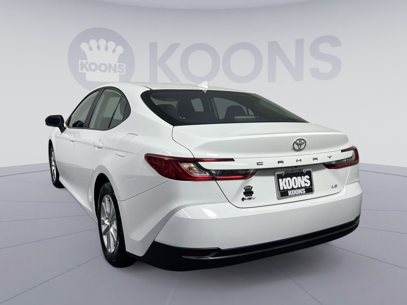 Used 2025 Toyota Camry LE image 4