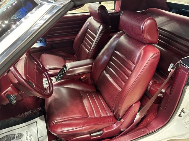 Used 1988 Chrysler LeBaron Convertible FWD image 14