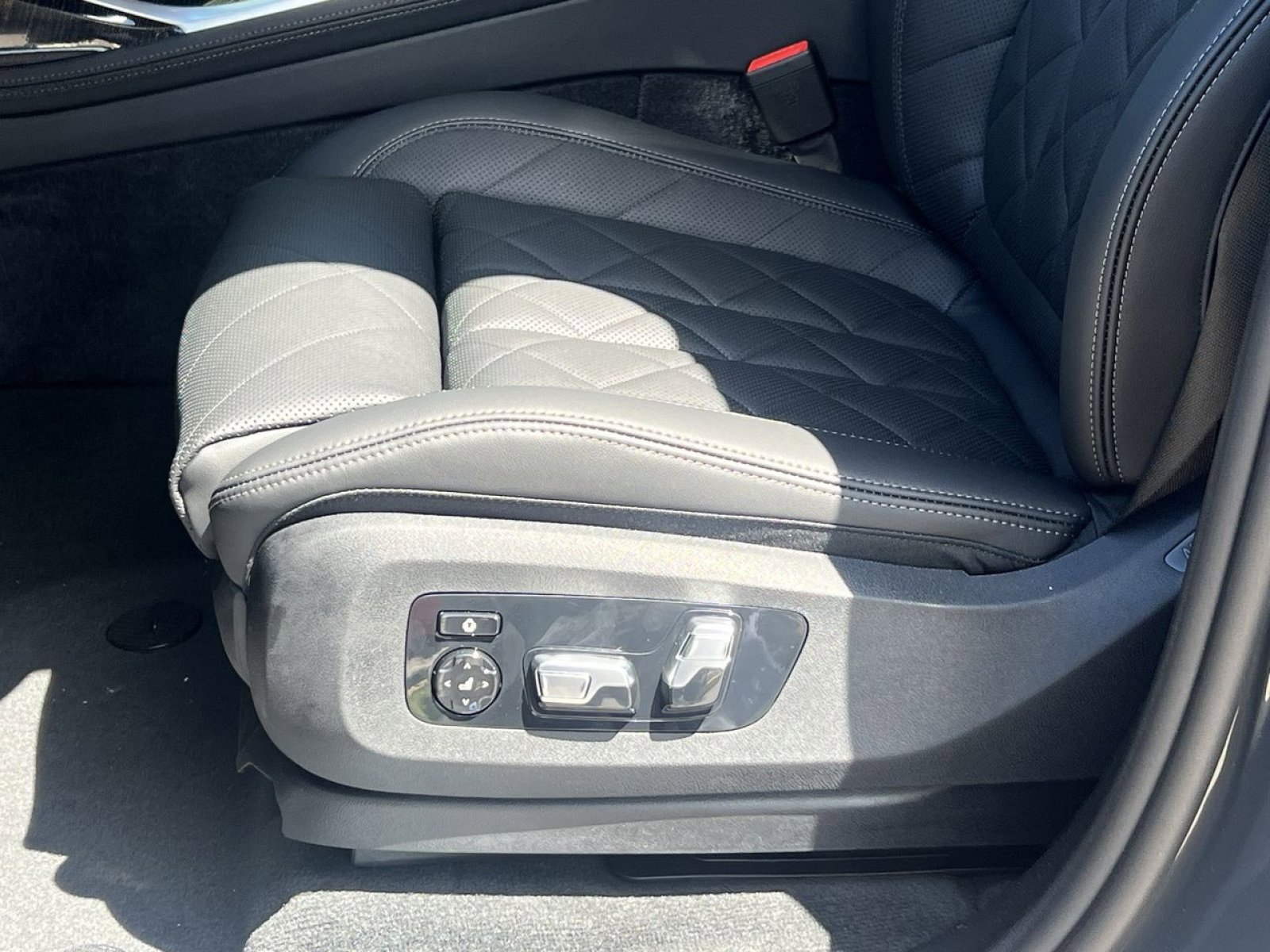 New 2026 BMW X7 xDrive40i w/ M Sport Package image 11