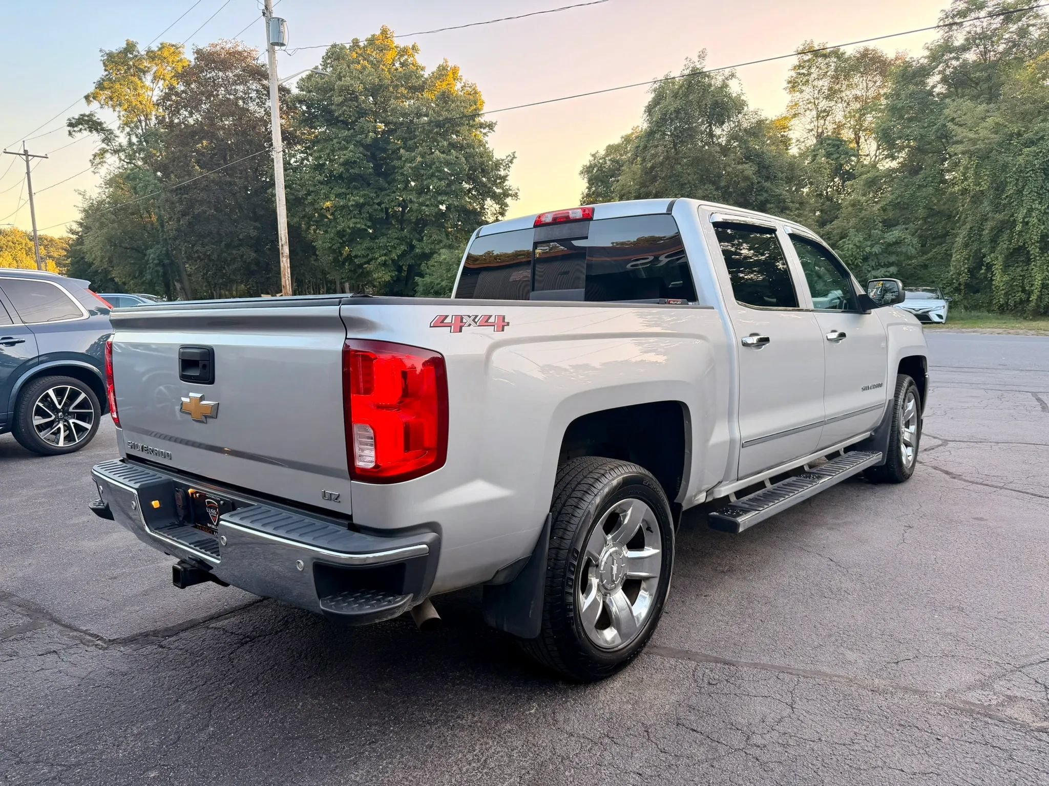 Used 2018 Chevrolet Silverado 1500 LTZ w/ Sport Package AWD/4WD image 7