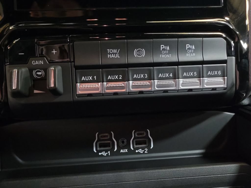 New 2027 RAM 3500 Big Horn AWD/4WD image 26