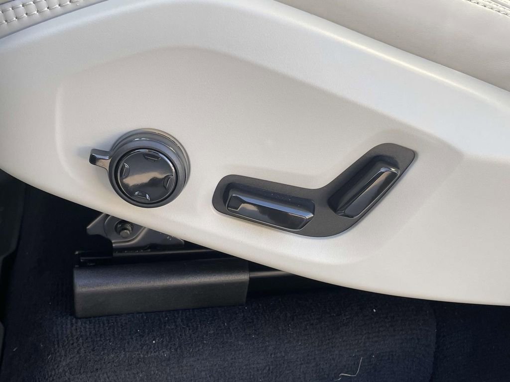 New 2026 Volvo XC90 B6 Ultra image 9