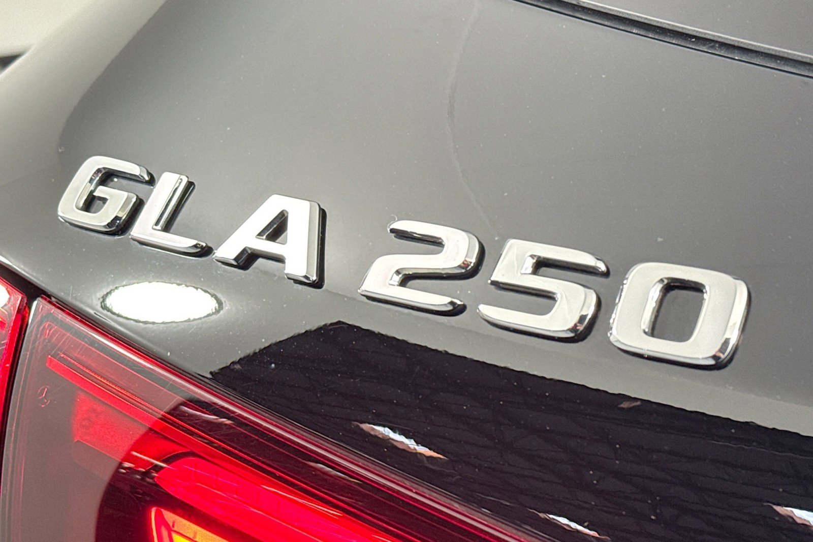 Certified 2025 Mercedes-Benz GLA 250 image 9